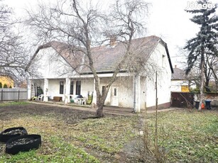 XV. Kerület, Kisfaludy utca, 170 m2-es, 2 generációs, családi ház