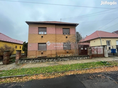 187 nm-es ház eladó Pécs