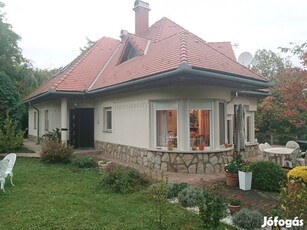 Velence, Bogrács utca, 272 m2-es, családi ház, 5+1 félszobás