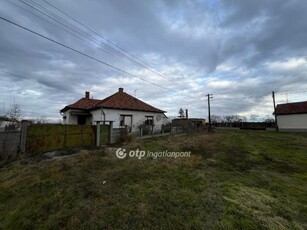 Eladó családi ház Hencida