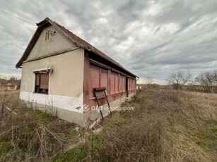 Eladó családi házHencida