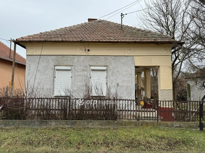 Eladó felújítandó ház - Tiszafüred