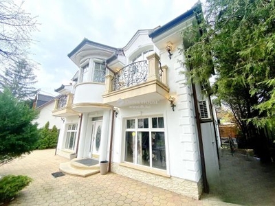 Eladó Ház, Budapest 15 kerület Felújított ház a Szentmihályi út melletti csendes utcában.