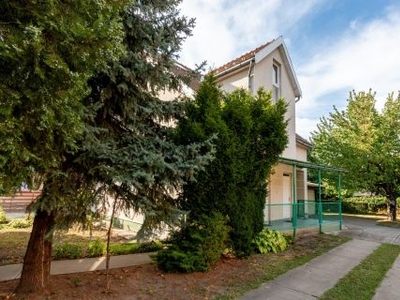 Eladó Ház, Budapest 18 kerület Ganztelep kerületrészben, 531 nm-es telken, két generációs családi ház