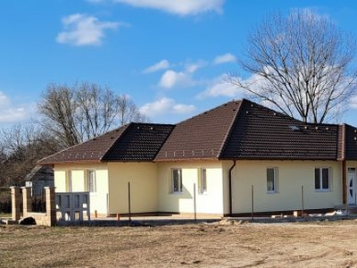 Eladó Ház, Pest megye Vácrátót lakópark