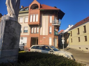 Kiadó téglalakás, albérletPécs, 1. emelet