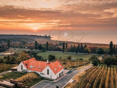 Eladó hotel Balatonrendes