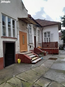 Belváros, Hatvan utcán két generációs ház - Debrecen, Hajdú-Bihar - Ház