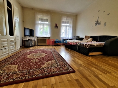 Eladó átlagos állapotú lakás - Budapest XVIII. kerület