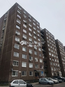 Eladó átlagos állapotú panel lakás - Budapest XV. kerület