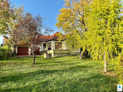 Eladó családi ház - Balatonfüred, Belváros