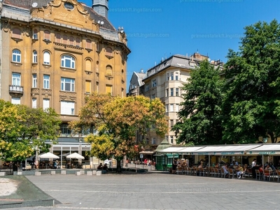 Eladó utcai bejáratos üzlethelyiség - V. kerület, Váci utca