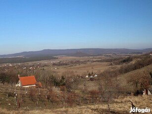 Eladó panorámás zárkerti telek a Csobánc lábánál