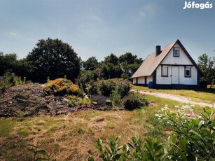 Velencei-tó, Pákozd, családi ház, panorámás, nagy 1265 m2-es telekkel