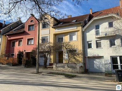Eladó családi ház - Kaposvár, Virág utca