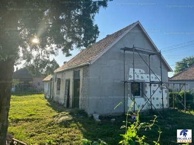 Eladó családi ház - Pusztaszabolcs, Fejér megye