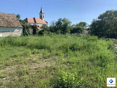 Eladó lakóövezeti telek - Szomód, Temető utca