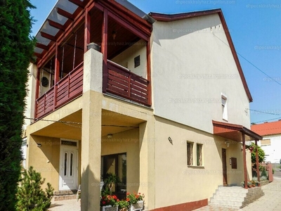 Eladó családi ház - Pécs, Menta dűlő