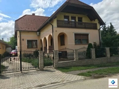 Eladó családi ház - Tata, Kossuth Lajos utca