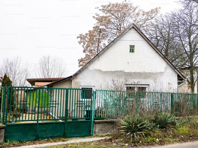 Eladó házrész - Nagytarcsa, Zrínyi utca
