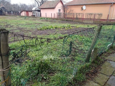 Eladó lakóövezeti telek - Debrecen, Nagymacs