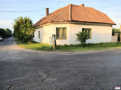 Kiadó családi ház - Csemő, Pest megye