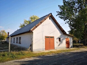 Eladó ipari ingatlan Kecskemét