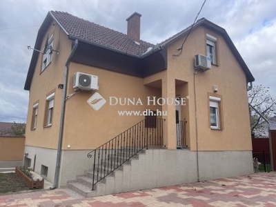 Eladó Ház, Bács-Kiskun megye Tiszakécske Tiszakécskén a Tiszaparthoz és a Fürdőhöz néhány perc sétára