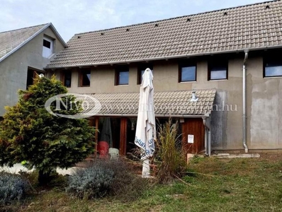 Veszprémfajsz, ingatlan, üzleti ingatlan, 350 m2, 89.000.000 Ft