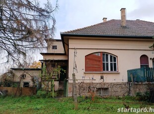 Eladó társasházi téglalakás Vácon a Szent László úton.