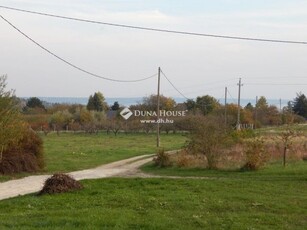 Eladó telek Balatonkenese