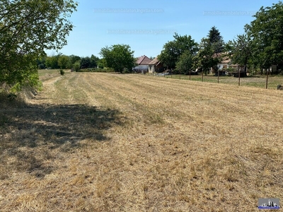 Eladó lakóövezeti telek - Balatonőszöd, Ady Endre utca