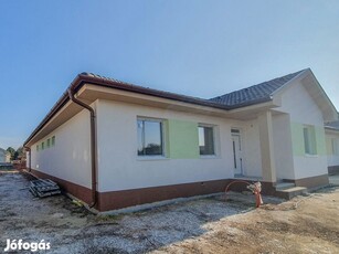 Eladó 140 m2 új építésű családi ház, Debrecen