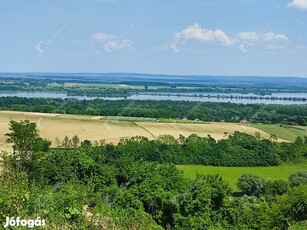 Eladó hétvégi ház Zalaszabar panorámás részén.