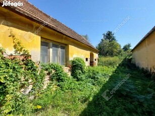 Euróban fizetendő vételárért trljeden felújítandó ház.