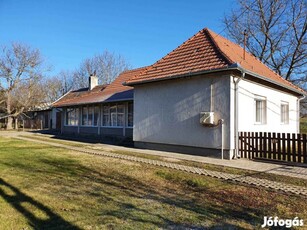 Jó állapotú CSALÁDI HÁZ Balatonszentgyörgyön.