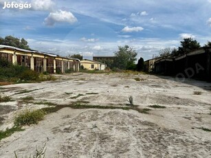 Kaposszekcsőn ipari terület két épülettel eladó