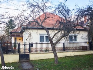 Nógrád, Petőfi utca, 100 m2-es, családi ház, 4 szobás, felújított /