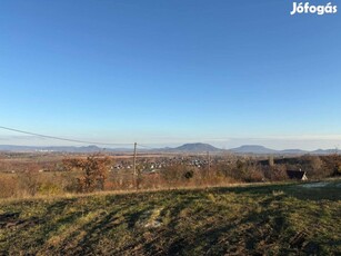 Panorámás zártkerti ingatlan,Lesenceistvándon!