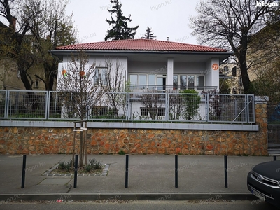 Eladó egy 216 nm-es családi ház (társasház) Budapest, XI. - XI. kerület, Budapest - Ház