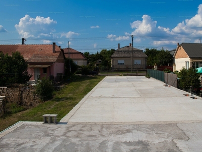 Eladó lakóövezeti telek - Pásztó, Hasznos