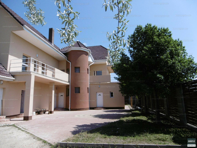 Eladó szálloda, hotel, panzió - Székesfehérvár, Váralja sor