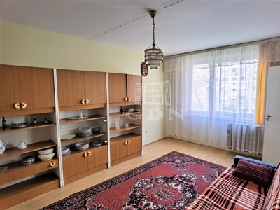 Eladó átlagos állapotú panel lakás - Miskolc