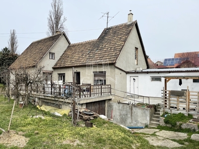 Eladó felújítandó ház - Kistarcsa