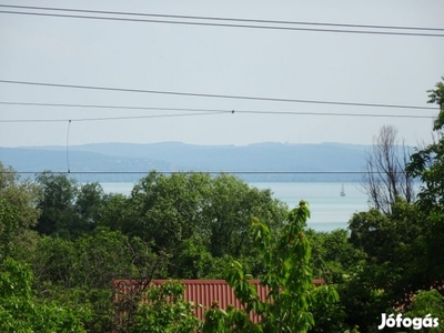 Csopakon panorámás üdülőövezeti telek eladó