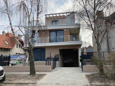 Eladó újszerű állapotú lakás - Budapest III. kerület