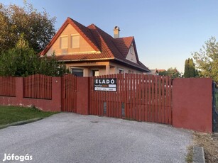 Eladó Velencei tó szomszédságában, befektetésnek is kiváló