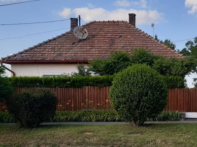 Balatontól 10 km-re, azonnal költözhető,felújított,családi ház eladó! - Kisberény, Lengyeltóti, Somogy - Ház