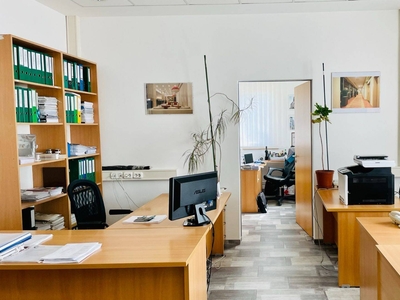 Családi házas iroda kiadó az Örs vezér tere közelében - XVI. kerület, Budapest - Iroda, üzlethelyiség, ipari ingatlan
