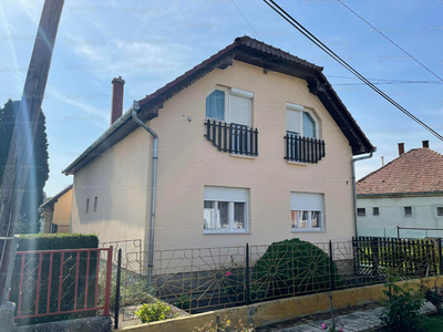 Eladó családi ház - Szentlőrinc, Gárdonyi Géza utca